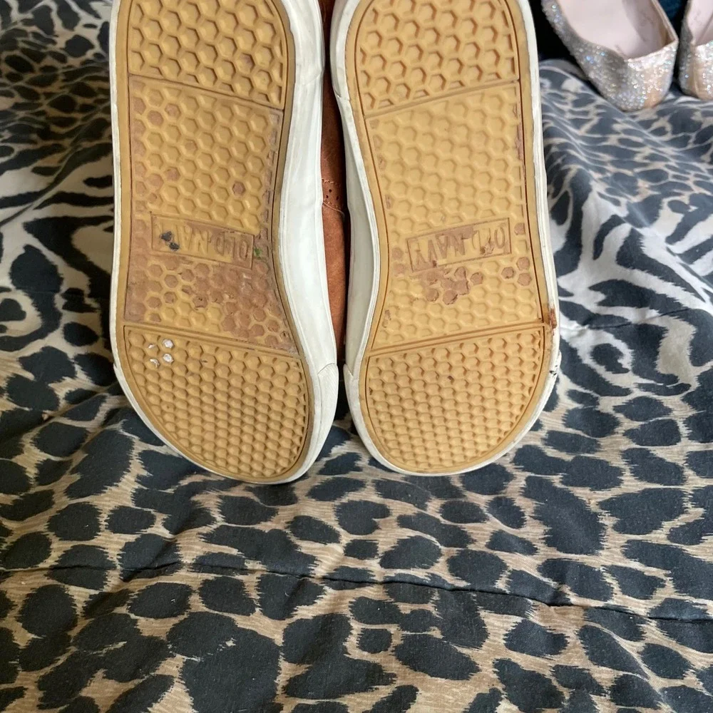 Old Navy step into